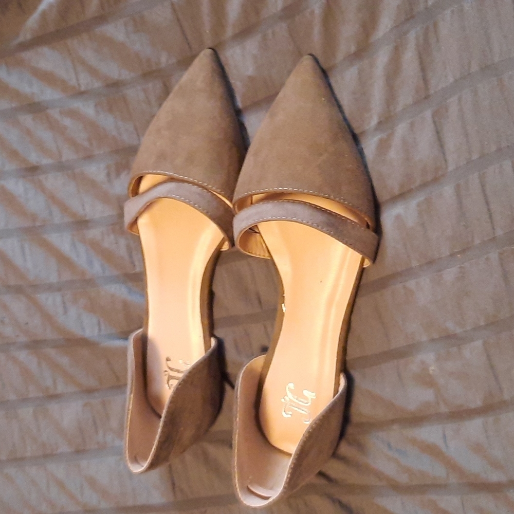 Size 6 suede d'orsay flat